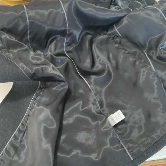 BCBGMaxAzria  Elegant Women's Coat wool blend with detachable collar Sz M - Picture 11 of 11